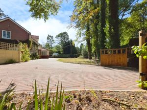 Photo 20- click for photo gallery